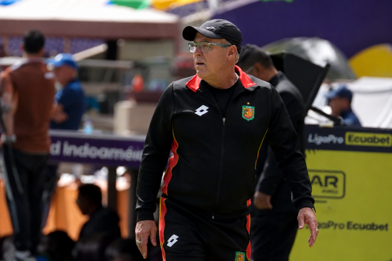 OFICIAL: Jorge Célico no va más como DT del Deportivo Cuenca