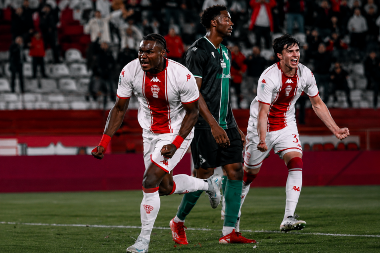 (VIDEO) GOL DE 3 PUNTOS: Jordy Caicedo le dio la victoria a Huracán ante Banfield