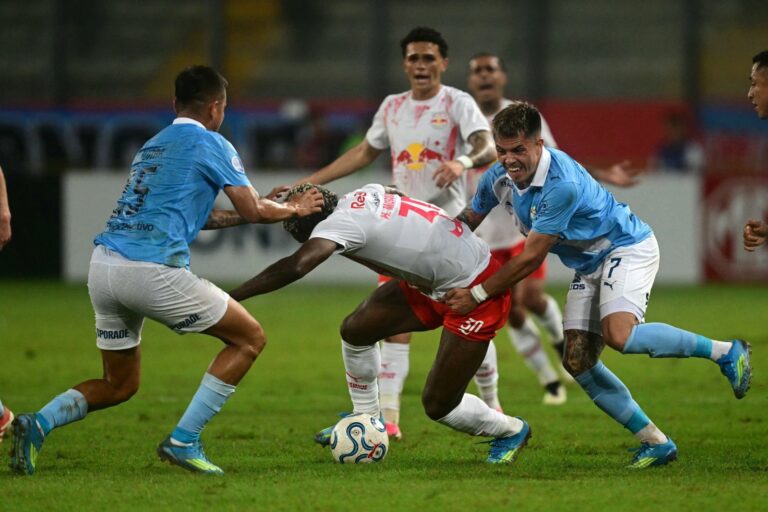 No se hicieron nada: Cristal y Bragantino igualaron sin goles en la Sudamericana