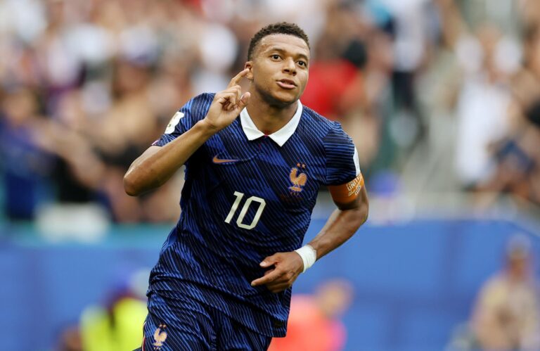 (VIDEO) POR AHORA: Mbappé es el goleador de los Mundiales pero mantiene su resguardo por Messi
