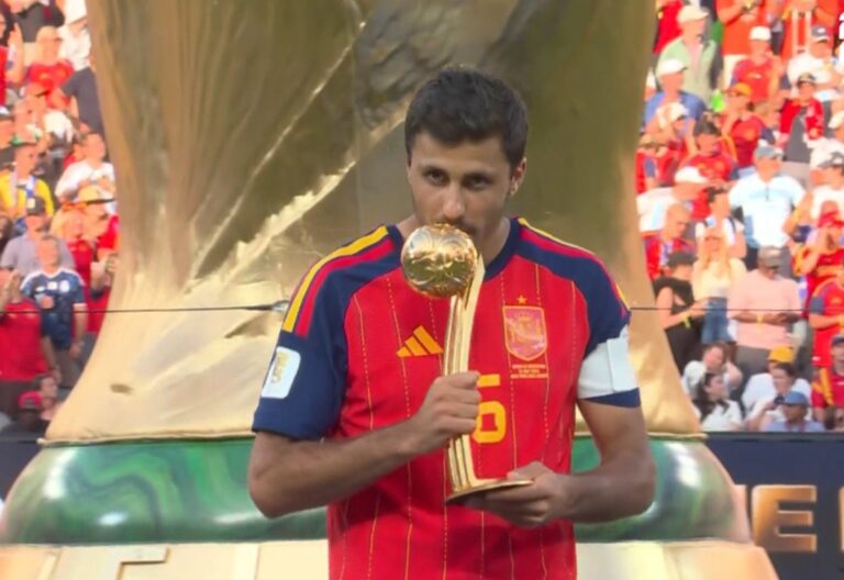 Rodri fue elegido como el Balón de Oro del Mundial