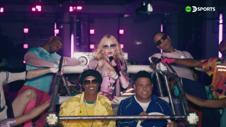 Madonna apareció junto a Ronaldinho y Ronaldo en el histórico show de medio tiempo del Mundial