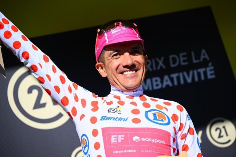 ¡Carapaz lo volvió a hacer! Tercero en la etapa 19 y nuevo líder de la montaña en el Tour de Francia