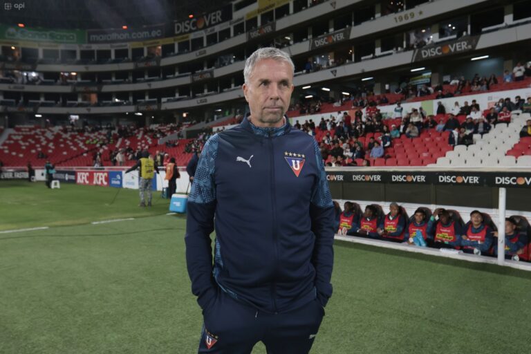 Gustavo Álvarez destacó la paciencia de LDU: “La contundencia la encontramos al final”
