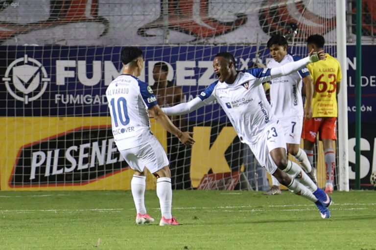 (VIDEO) ¡LDU se quedó con el Superclásico capitalino!