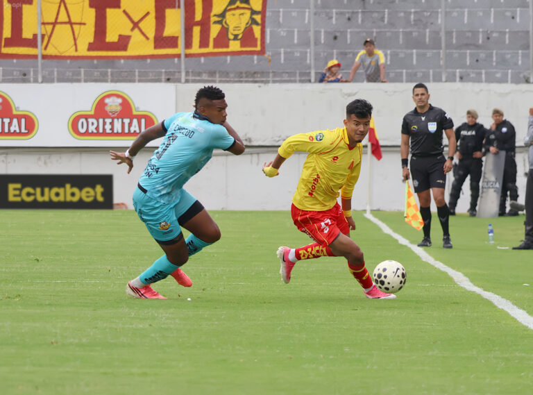 (VIDEO) POR LA MÍNIMA: Aucas superó a Libertad y mantiene el 2do lugar