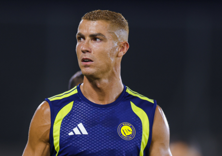 Cristiano Ronaldo sorprende con radical cambio de look en su regreso a los entrenamientos de Al Nassr