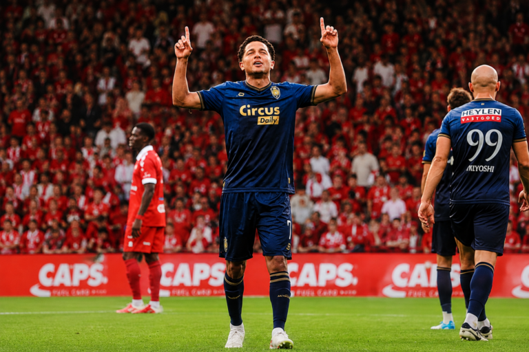 (VIDEO) DOBLETE TRICOLOR: Anthony Valencia brilló en goleada del Royal Antwerp