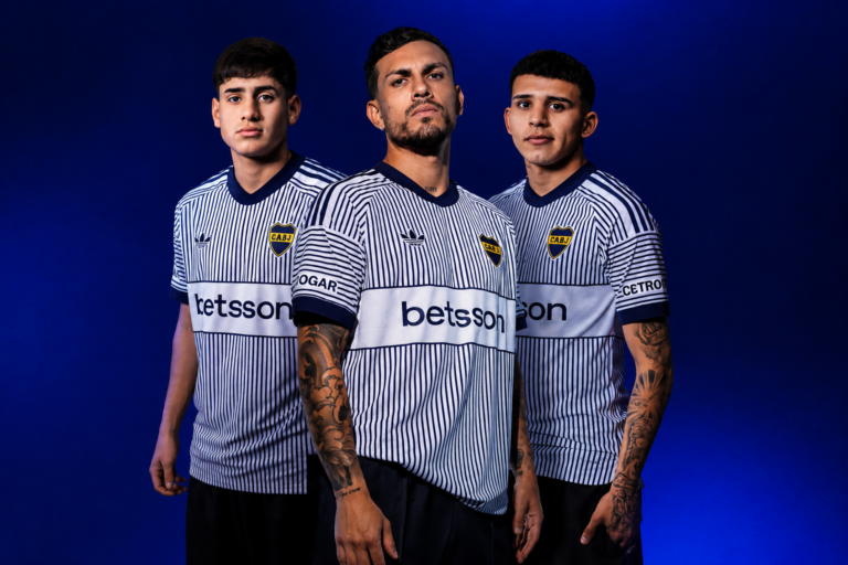 (FOTOS) Boca Juniors presentó su nueva camiseta alterna