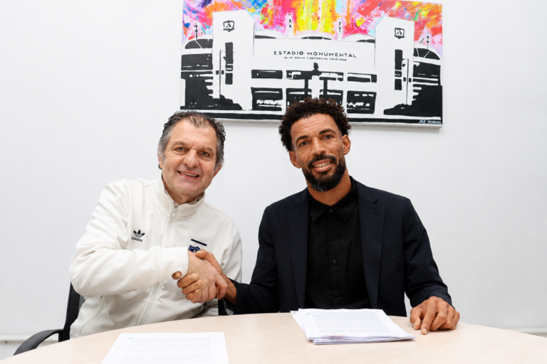 YA FIRMÓ: Vozinha es oficialmente refuerzo de Colo Colo