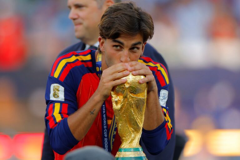 PSG mantiene contactos por Ferran Torres