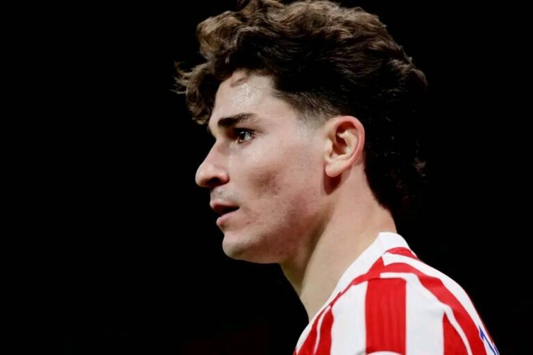 (VIDEO) Julián Álvarez pide a Simeone salir al Barça, pero el Atleti vuelve a bloquear la operación