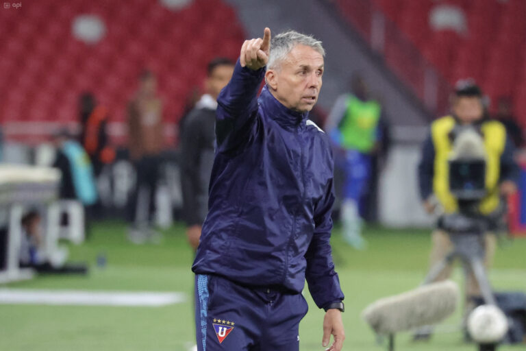 Gustavo Álvarez, tras el triunfo de LDU sobre Emelec: “Los jugadores están empezando a creer”