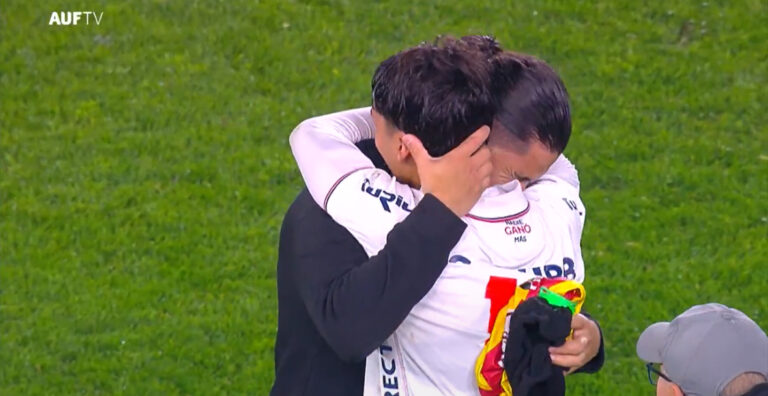 PADRE E HIJO: Familia se enfrentó en partido de Primera División en Uruguay