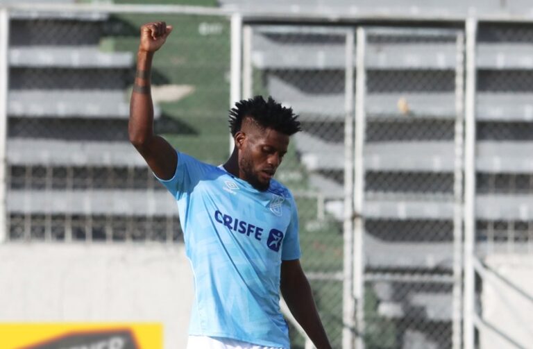 (VIDEO) ¡UN TREN LLENO DE GOLES! U. Católica le pasó cinco a Técnico U