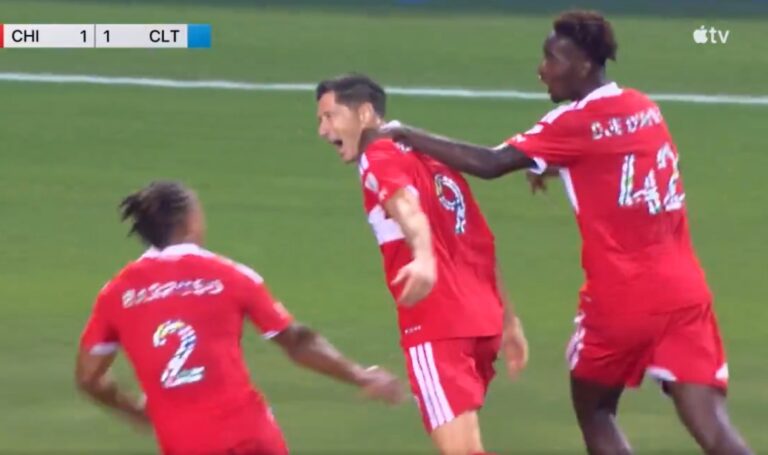 (VIDEO) Lewandowski marcó su primer gol en la MLS con el Chicago Fire