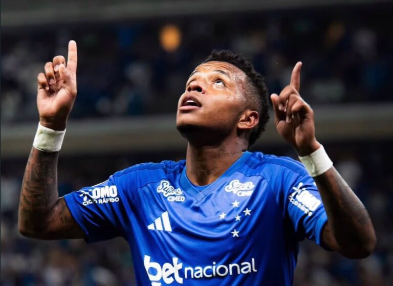 (VIDEO) Golazo de Keny Arroyo ante Flamengo en el Brasileirão