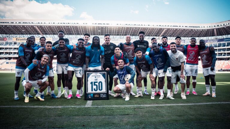 Adé celebró sus 150 partidos con Liga y el pase a semifinales: “En un club como LDU, esto dice mucho”
