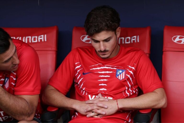 Arsenal sigue atento a la situación de Julián Álvarez en el Atlético