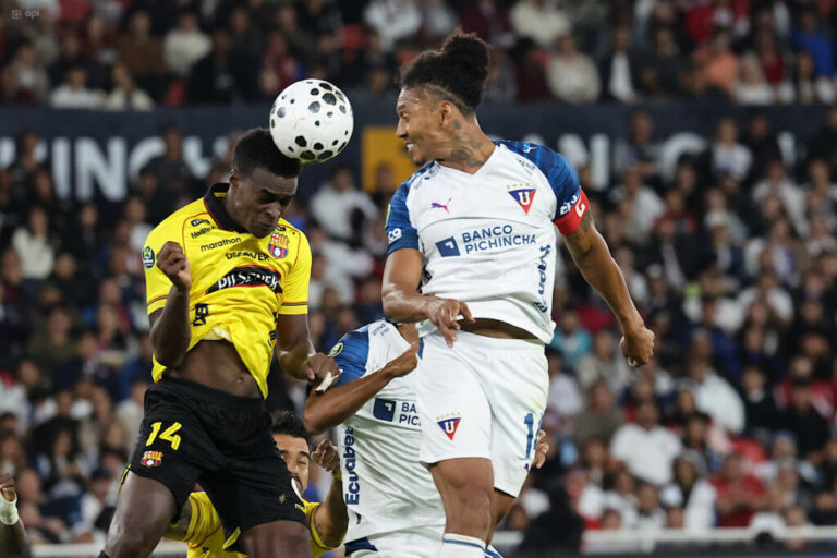 ¿Domingo al mediodía? LDU y una encuesta a sus hinchas por el horario ante BSC