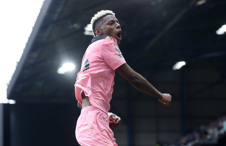 (VIDEO) El golazo de Nilson Angulo fue nominado a Mejor del Mes en la Premier League