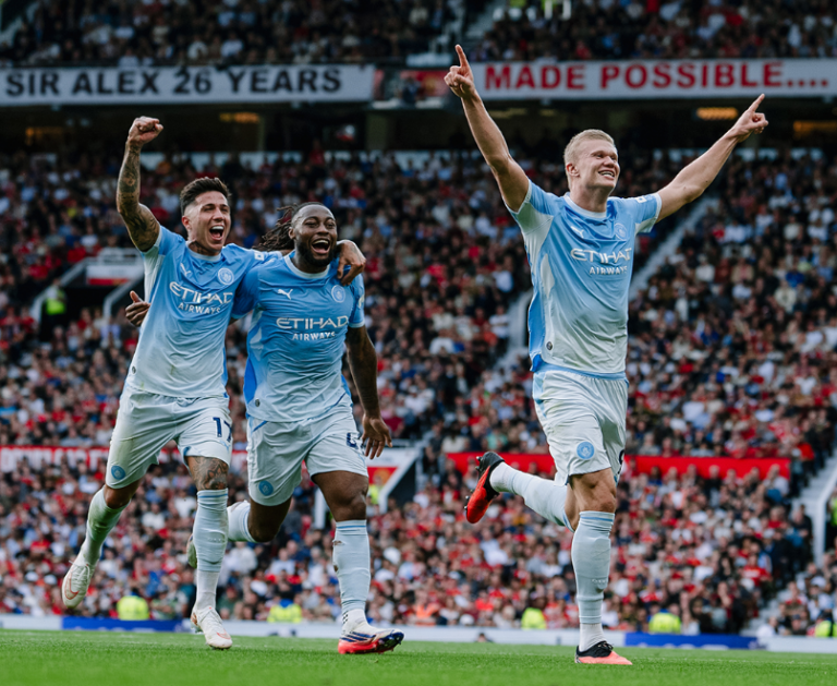 (VIDEO) Manchester City ganó un derbi caliente en Old Trafford pese a terminar con diez jugadores