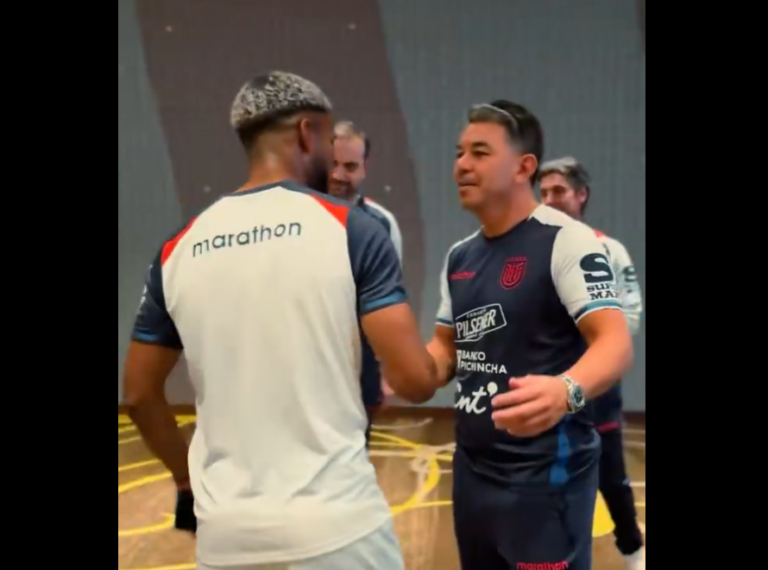 (VIDEO) Comenzó la era Gallardo: el DT tuvo su primera charla con los jugadores de Ecuador en Asia