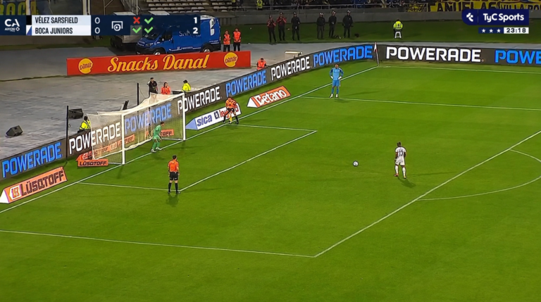 (VIDEO) Enner Valencia falló su penal, pero Boca avanzó en la Copa Argentina