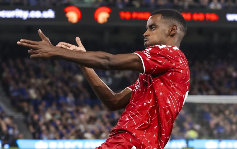 PRIMERA VICTORIA: Liverpool venció a Ipswich Town y escala posiciones