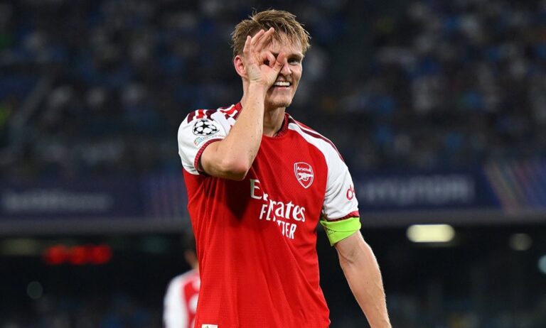(VIDEO) CON PRESENCIA TRICOLOR: Arsenal supera a Napoli en la Champions League