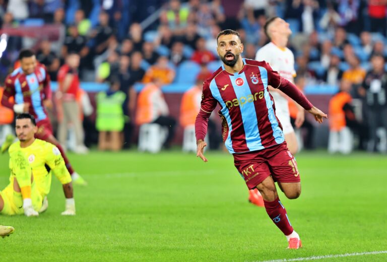 (VIDEO) NO PIERDE EL TOQUE: Salah convirtió un hat-trick en Turquía