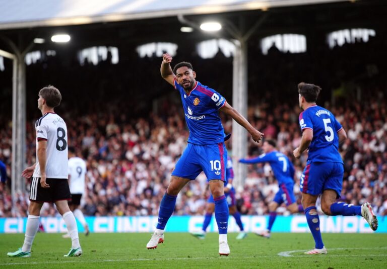 (VIDEO) Manchester United salvó empate en el final ante Fulham