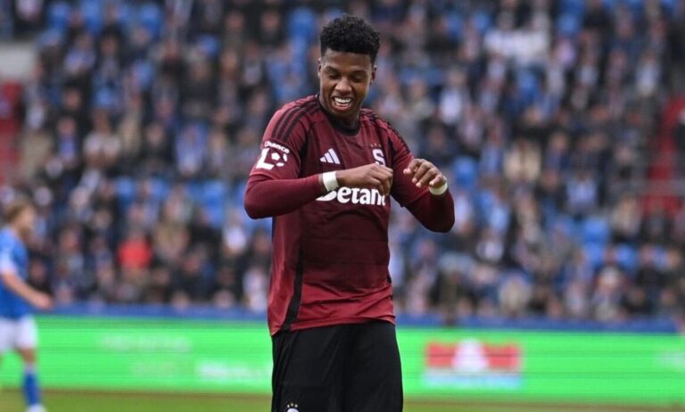 (VIDEO) ¡A colocar! Jhon Mercado marcó un golazo con el Sparta Praga