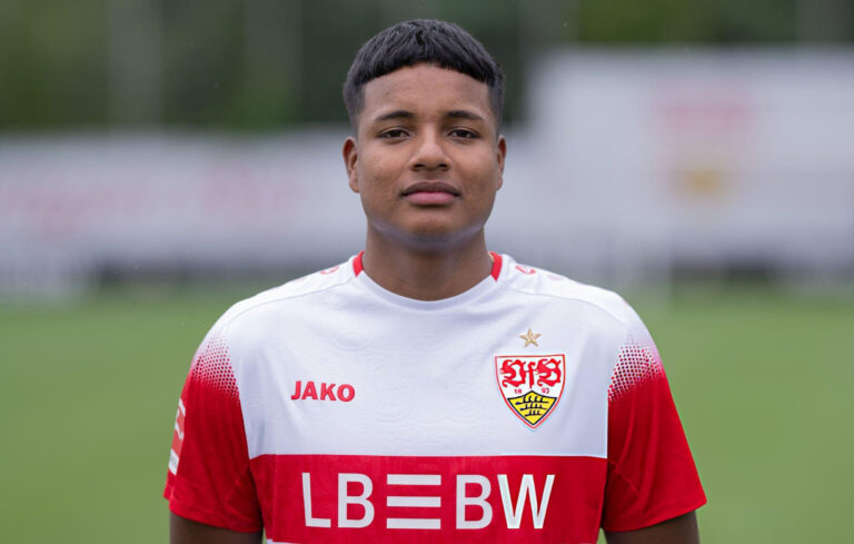 Jeremy Arévalo, fuera de la nómina del Stuttgart para la Champions League
