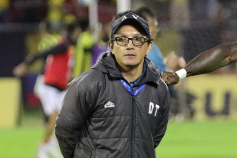 (VIDEO) “Hay jugadores que están caminando”: Fuerte descargo del DT de Cuenca Juniors tras alejarse del ascenso