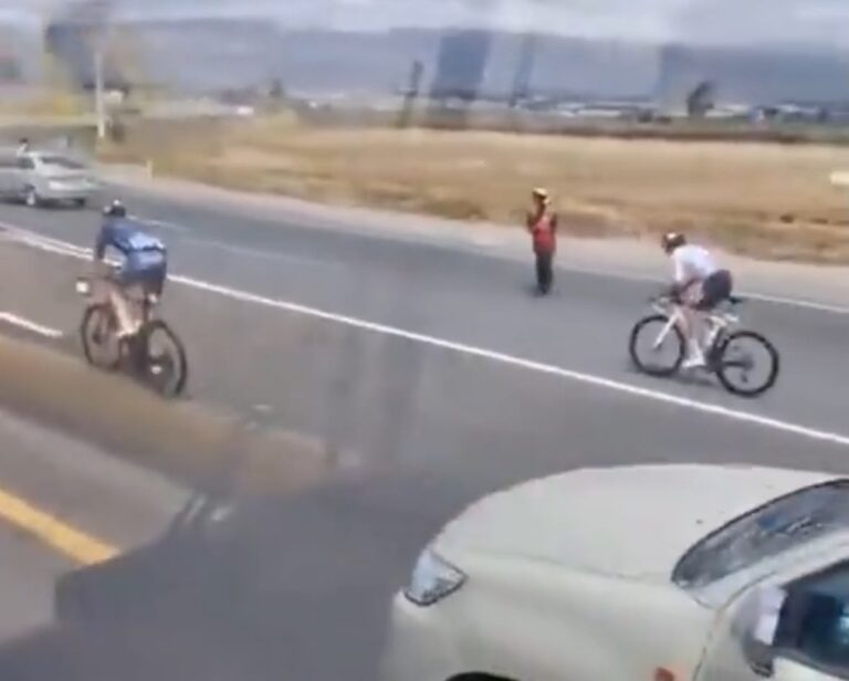 Etapas de la Vuelta a Ecuador se desarrollan con tránsito en las vías