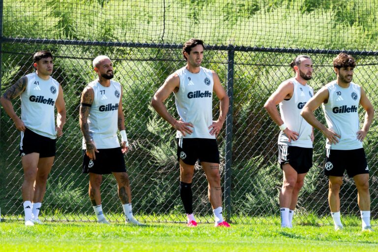 Leonardo Campana volvió a los entrenamientos con New England Revolution tras una larga lesión