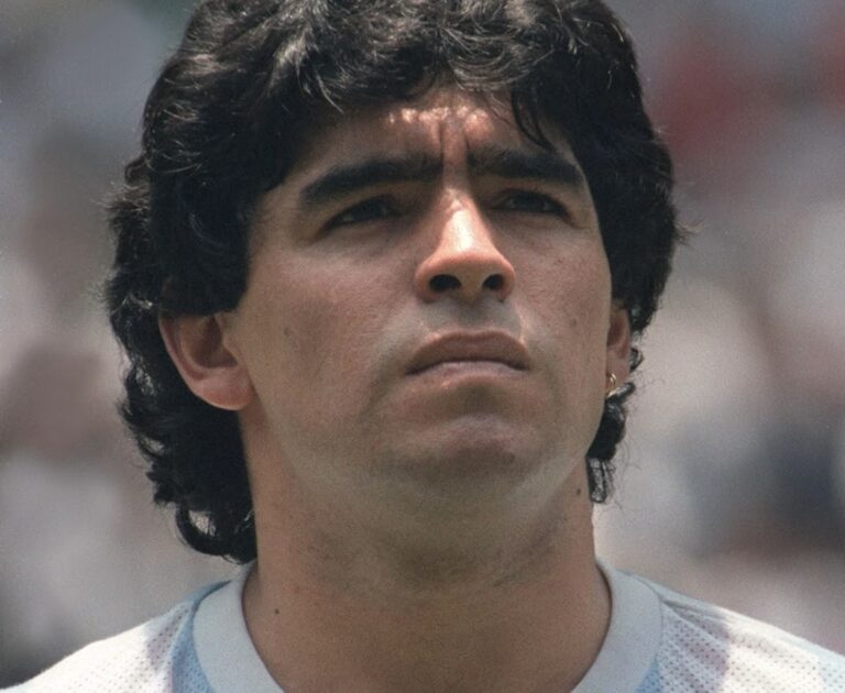 LEYENDA: La industria del fútbol recuerda a Maradona en su fecha de cumpleaños
