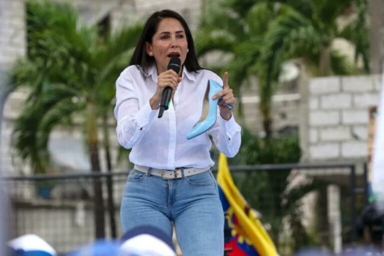 Luisa González fue detenida por presunto lavado de activos en Manabí