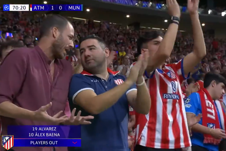 (VIDEO) ¿Reconciliación? Julián Álvarez salió aplaudido del Metropolitano tras la victoria del Atlético ante Manchester United