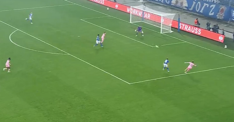 (VIDEO) Nilson Angulo presionó, recuperó y asistió en el gol de Sunderland ante Lech Poznań