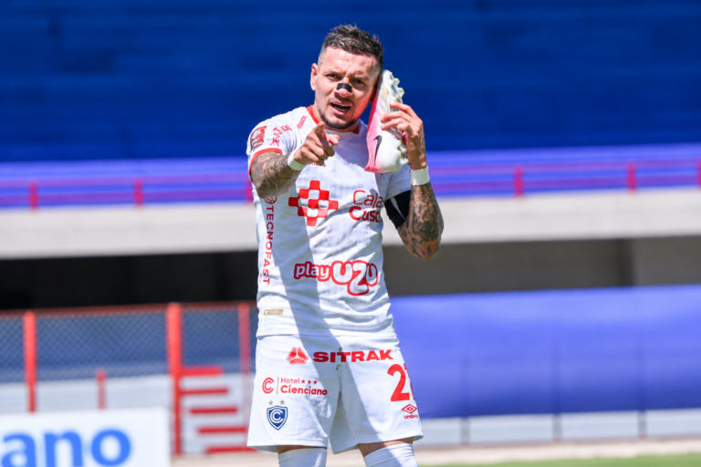 (VIDEO) Carlos Garcés brilla con gol y asistencia en triunfo de Cienciano