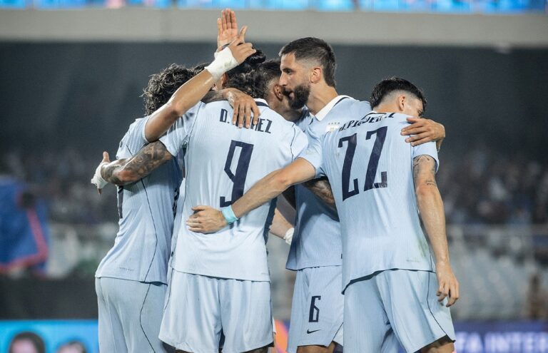 GOLEADA EN CALCUTA: Uruguay aplastó a India en su último amistoso de la Fecha FIFA