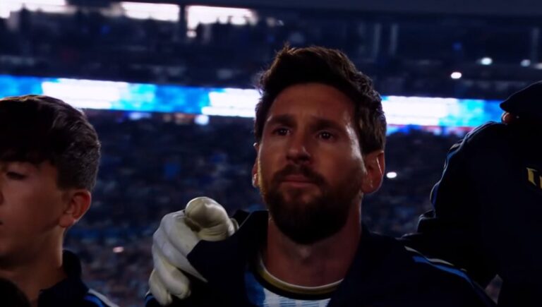 (VIDEO) Las lágrimas de Lionel Scaloni y Lionel Messi durante el último himno del 10