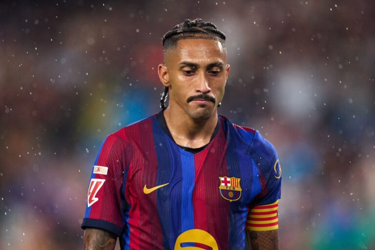 Raphinha es baja en el FC Barcelona para los próximos partidos: Flick apuesta por cuidarlo