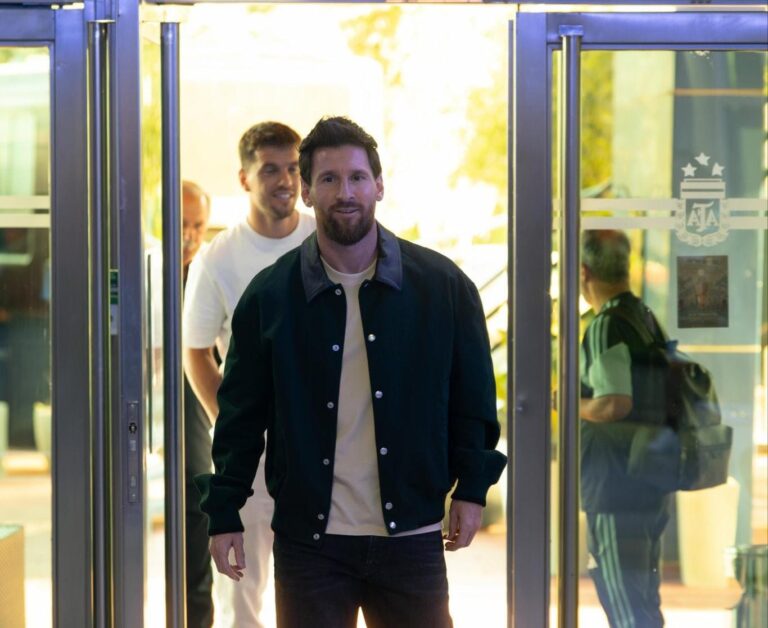COMIENZA LA DESPEDIDA: Messi llegó por última vez al predio de la AFA