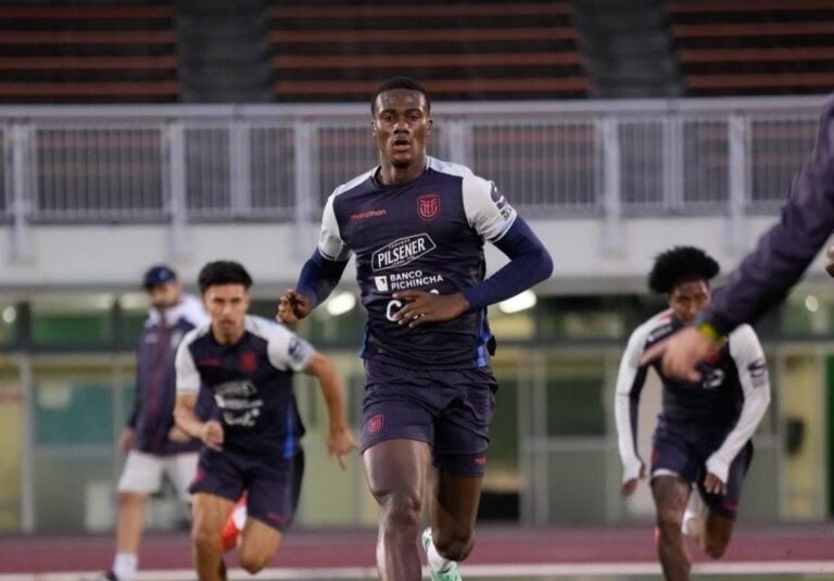 Fricio Caicedo vive su primera titularidad con la selección mayor de Ecuador