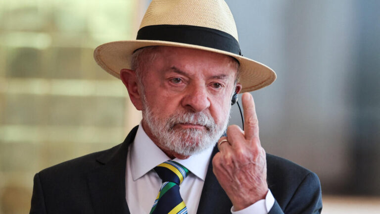 Lula da Silva reduce la jornada laboral a 5 días hábiles en Brasil