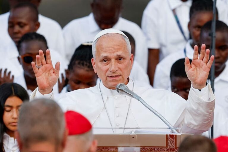 El papa León XIV anuncia que será operado por nódulos en sus pulmones