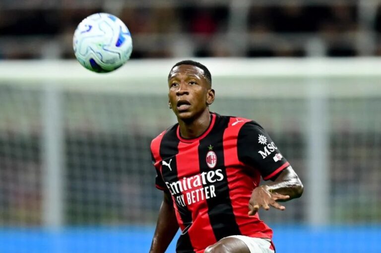Pervis Estupiñán no tuvo minutos en la victoria del AC Milan